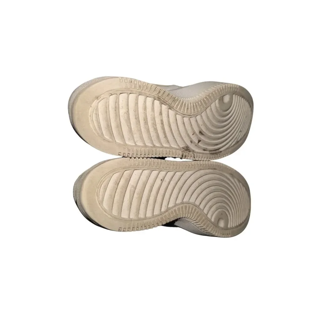 Nike everyday light